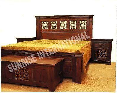 casting jali wooden queen size double bed with 2 matching bed side cabinet Sunrise Exports